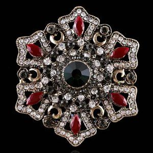 ✨ Retro Baroque Brooch